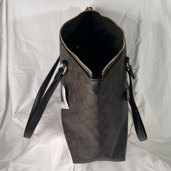 Brand new with tag Coach brand purse - Picture 7 of 9